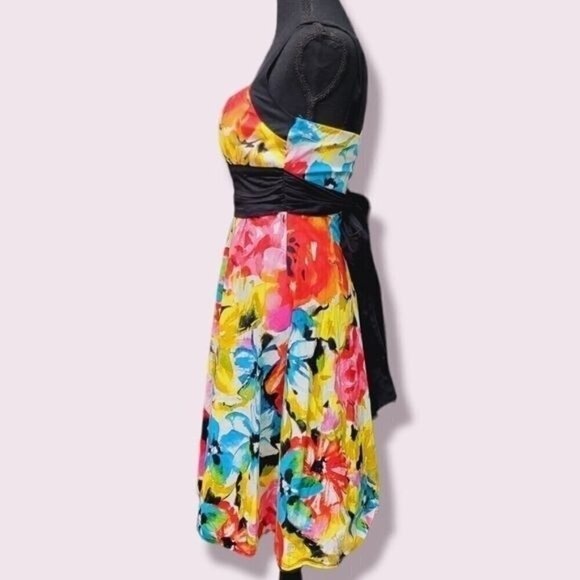 B. Smart Colorful Abstract Floral Dress. Padded Bodice, Midi A-Lined, Size 6 - Picture 4 of 8